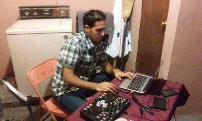SIGANME Y YO.LOS SIGO SALUDOS AKI ESTU EL DJ....... ANGEL......