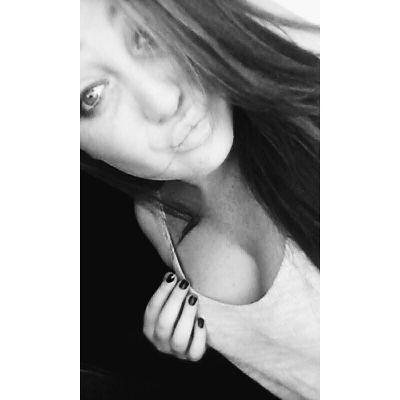 snapchat:saranoiman , shoes booze and boys with tatooes. instagram: saranoiman. I like a smile so keep smiling
