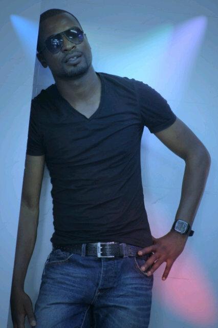 Davfulaz's profile picture. Artist musician