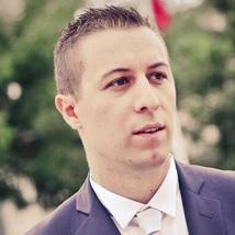 #sneakers addict & Twitch Affiliate, badiste, basketteur, #poker player, burger lover, batteur, #Sony fan (membre @Sonyvores), #TeamPSG,drone, insta: all_in_gcu