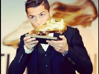 I eat soccer, I sleep soccer, I breathe soccer. I'm not mad, I'm just passionate ♥ CR7# Real madrid♥LiverpOol FC                                #Anfield.
