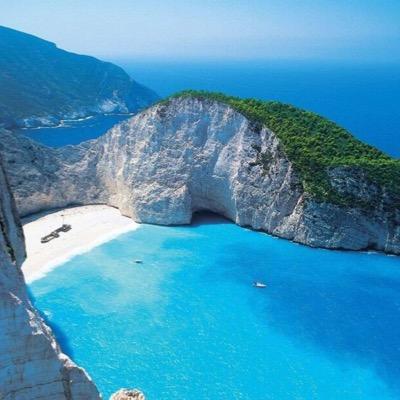 tweeting pictures of the worlds most beautiful places