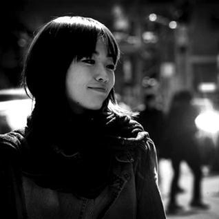 싱어송라이터 시와의 노랫말과 그가 남긴 글을 추려 하루 여덟번 트윗하는 자동봇입니다. 시와님은 계정의 운영과 관련이 없으며, 팬 개인이 운영합니다.