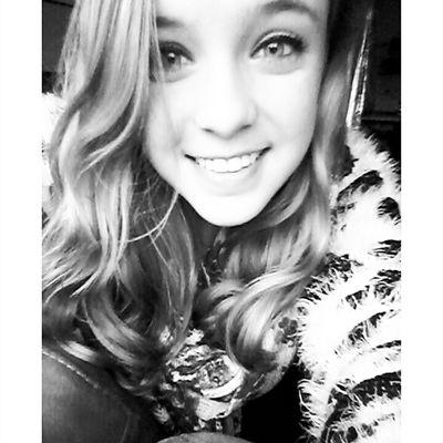 sinds tien juli tweeduizendtwaalf enorm verliefd op @JelleGoossens2 ♡