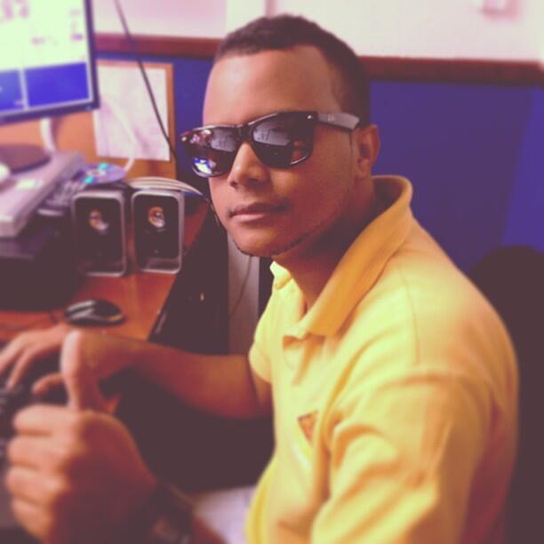 Cantautor & Productor de la Compañía @majacmusic1 / Promo @EdiiSP @jonpauta @Yorman_Aponte / Pin: 299185A3