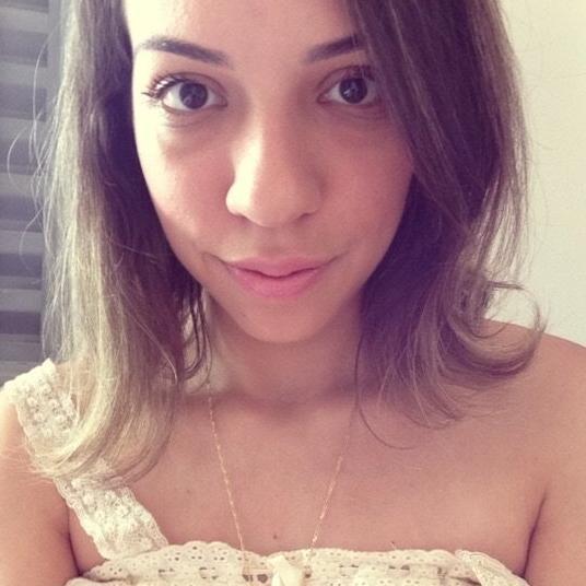 Sou libanesa, mas não sou pão dura. Dou doses de tequila p/ novos seguidores. Minha fanpage no Facebook: https://t.co/73PffjMOMx