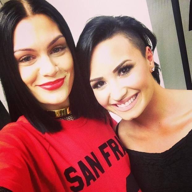Quien dijo Demi?✝    Sangster diosa potra ❤
Little Mix   →   Larry is real     →  Jessie J    →  Jonas     (Fake a smile)  Like I've never been hurt ♡