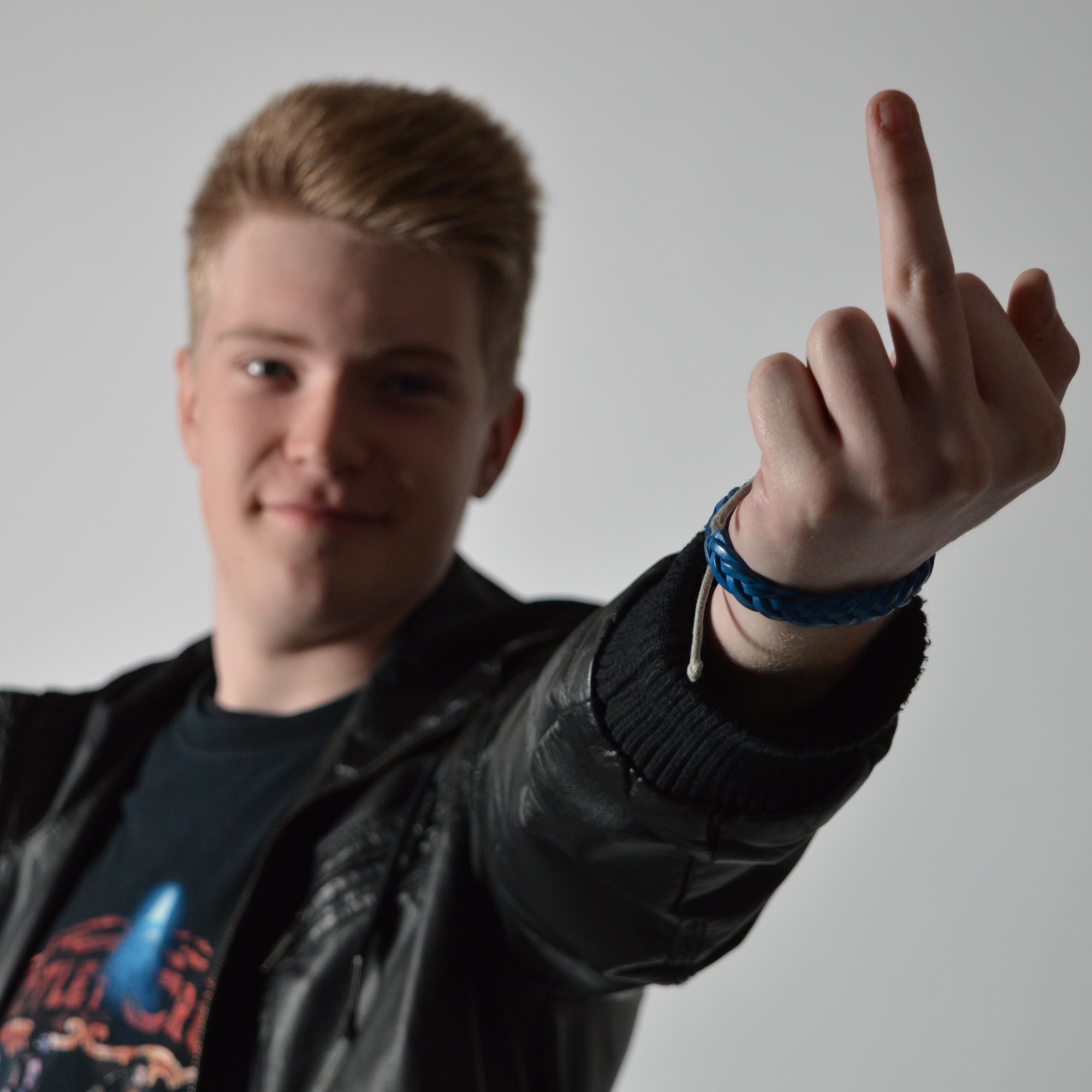 ElliotQ26's profile picture. Rock 'N' Roll Junkie