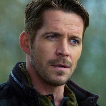 {OUAT RP || 21+ || Literate} Everyone deserves a second chance. They just need to open their eyes to see it. #Single #OutlawQueen {Don't spoil S4 please}