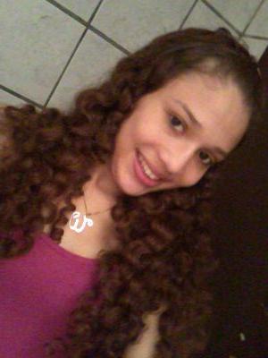 “É Deus que tem te ajudado nos momentos mais difíceis, quando você não tem mais forças é Ele que segura as suas mãos e te faz caminhar..s2