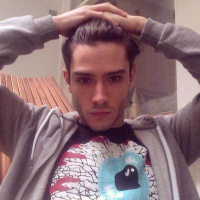 « ma il silenzio fa rumore, e gli occhi hanno un amplificatore. » — (single, bisex)