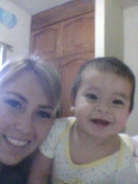 sonriele a la vida. aunk eia t d la spalda