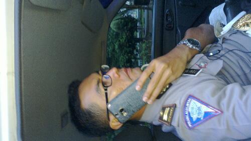 police, meried with 3 child, taat beibadah no   miras,  no narkoba,  no judi . No tlp, no sms, no bbm, safety seks yes