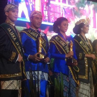 Sampurasun! This is official Twitter account of Mojang Jajaka Jawa Barat (Tourism & Culture Ambassador of West Java) | Sabisa bisa, kudu bisa, pasti bisa!