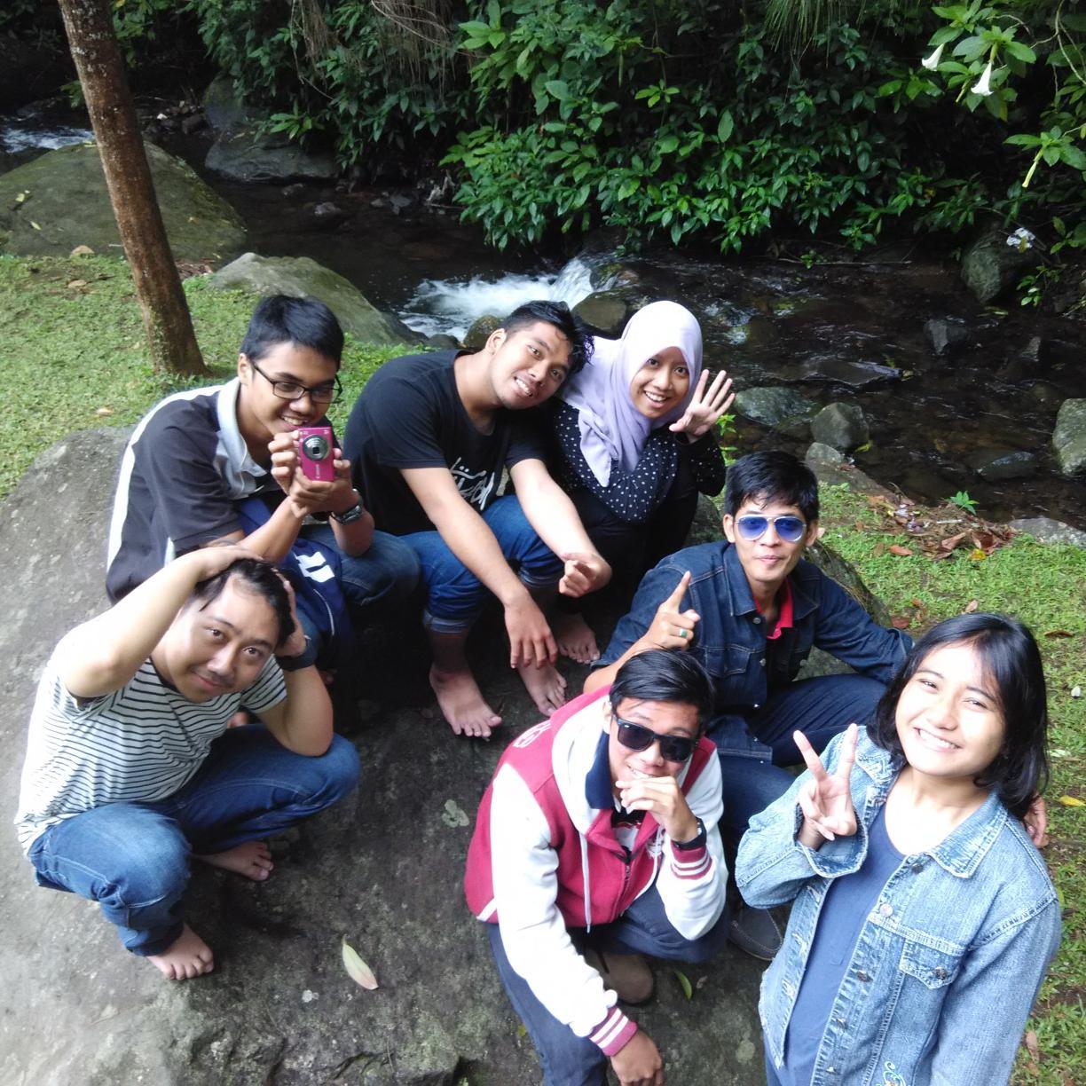 24 Dec 94 | RIFAL | SMK PGRI 1 CIBINONG | | fans of REAL MADRID | #hala madrid :)