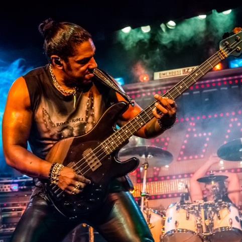 '...Limehouse Lizzy Top PRS For Music's Hardest Working UK Bands List' - Billboard Magazine 2011. Check our links here: https://t.co/OssHsRGEc4