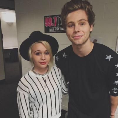 don't follow this account please follow @blurrylightsbea bc she gave you this free follow