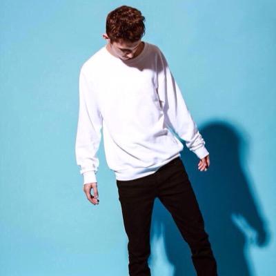 GO FOLLOW @oppositeoakley_ PLEASE ILL LOVE YOU FOREVER :)