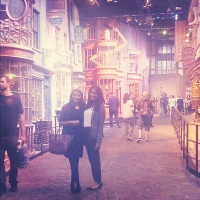 UCL graduate studying Medicine at King's (the rivalry is real)