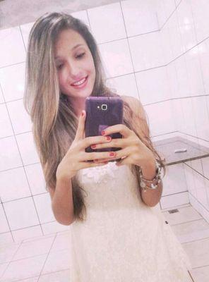 Quem sabe algum dia as pessoas aprendem a valorizar as coisas sem precisar perde-las?! -Jackelyne Lispector =)