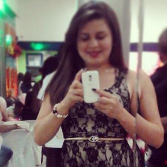 Eu sorrio bonito e deixo os outros querendo sαber o segredo que me fαz feliz. ---:D Sigam-me os bons rs