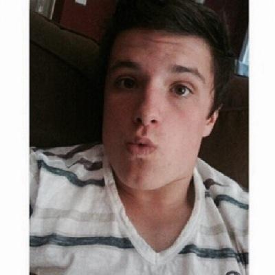 TurkishHutcher's profile picture. ✖️Hiç görmediğin birini hergün gördüklerinden daha çok sevebilirsin..✖️