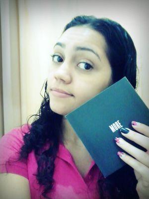 Gosto do imprevisivel e do
surpreendente; faça o que eu
não espero, ouse e entre em
minha mente.