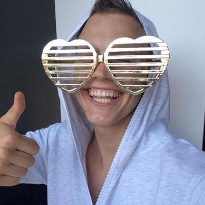 Envoyez par DM quelque chose que vous voulez dire anonymement à une autre Jerhomie ou dîtes moi quelque chose en rapport avec Jerome, je publie tout en anonyme.