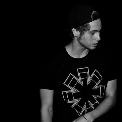 kittens and guns.
michael clifford and pizza.