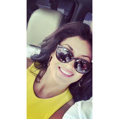 @MicheilleSoifer Canta,Baila,Actúa,Conduce,Compite,Carismatica. En una sola palabra Talentosa.Gracias por seguirnos.