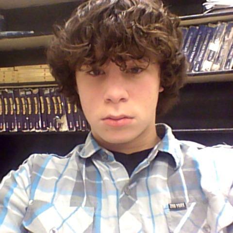 Follow me. Im new to twitter so hmu. I love music, football, and working out, im a pretty cool dude so follow me :D