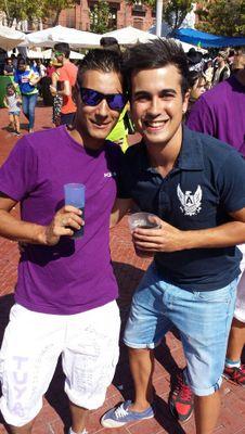 edutuyango's profile picture. como pollo sin cabeza