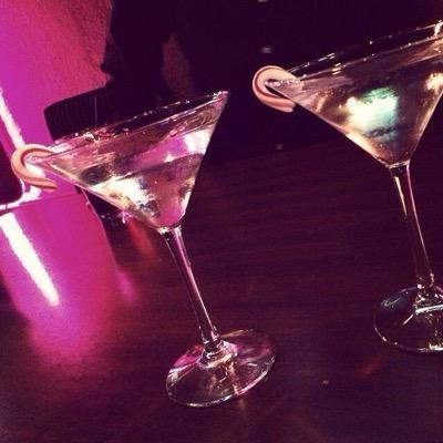 Grand Avenue Pub - A hometown tavern always looking for new friends to join in the fun! 
608 312 2363