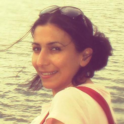 Sen yine de susmayı seç. Konuşur kırarsın, kırıklar sende esaret olur; susar kırılırsın, mahşerde günahına kefaret olur.🇹🇷