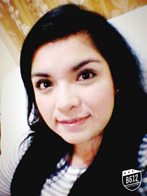 i♥the beatles... soñadora.. imaginativa xD.. rechingona cuando me conviene jaja. amo a ...