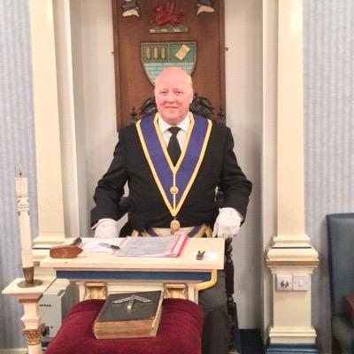 Supporter of Liverpool FC #YNWA - Craft Freemason 2556 / 3337 - RC 30th - Married to Gill - 2 sons, 2 daus and 2 gch and has the Best German Shepherd Dog ever!