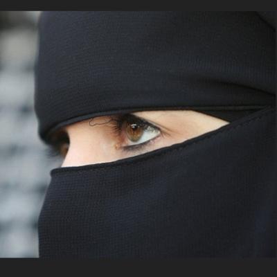 من حضرموت .. وأحب الخليج وأهله حتى الموت .،،،