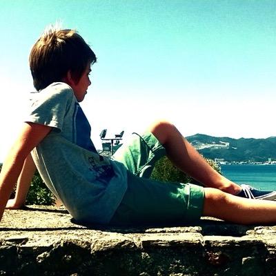 Hey ! Moi c'est Antoine et j'adore faire des videos sur YouTube ! Tu peux les retrouver en cliquant sur le lien !✌️