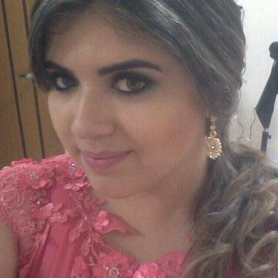 Estudante de Direito - UERN. Membro da Comunidade Católica Renascer. Namorada do João Cláudio :D