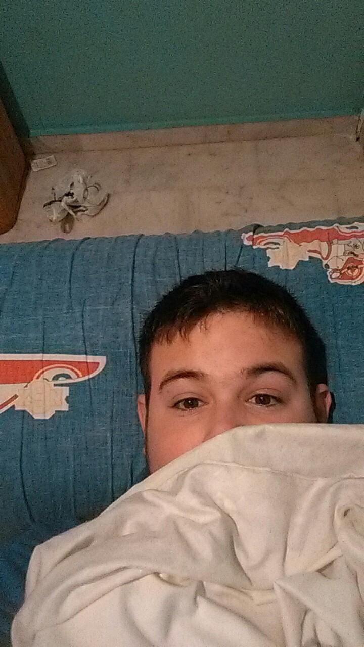 Javielito97's profile picture. De cai, en cai y por cai.