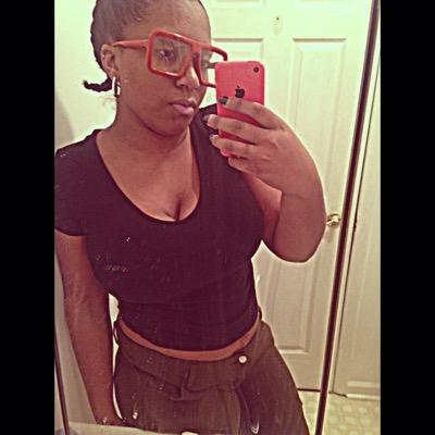 IG : @kylaaahmariee . Dub P Senior 2O15 ❗️
