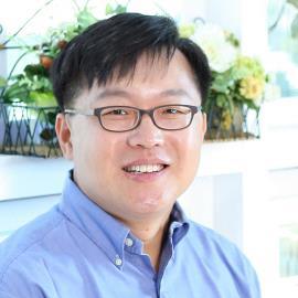 전 순천향대 교수이자 사물인터넷 전문가. 저서로 