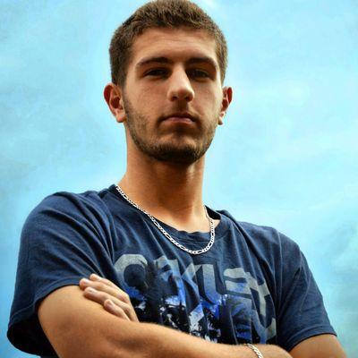 Tweet favoritado provavelmente foi salvo pra ver depois.
RT não necessariamente é a minha opinião (o mesmo se aplica aos tweets).