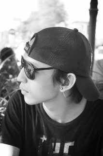 Bassist from @slarasband | @BDG_Rockabilly - @kamasra212 - @GAMASENI_STSI