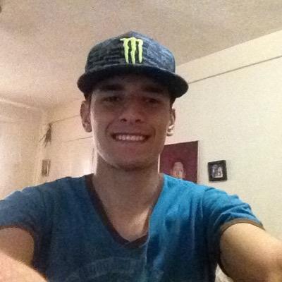 Me gusta jugar Beisbol y Tambien estudiar estudio Ingenieria en Telecomunicacion me gusta conocer personas nuevas