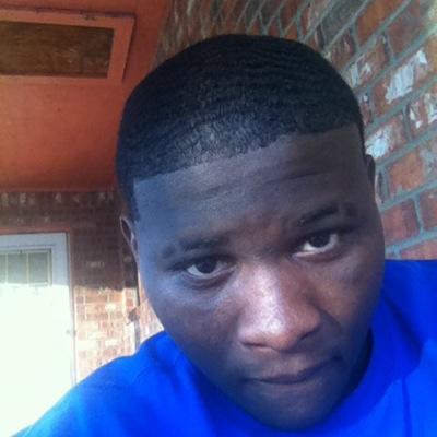 im 100•10 with some clippers in my hands