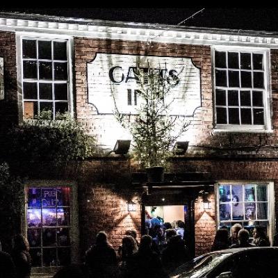 Beautiful, traditional, country pub In the centre of Rotherfield Village. open log fire, friendly staff and locals, dogs welcome. traditional good pub grub!