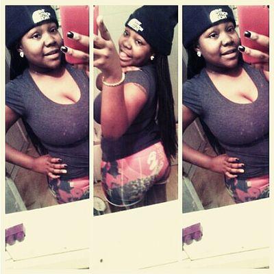 ` 19 , Cuffed  ,  PROUD Mommy 8/12/14  .. No Worries  - Follow Me On INSTAGRAM @recebaee 
Cute But RUDE .. Follow Me Doee Sugga (: