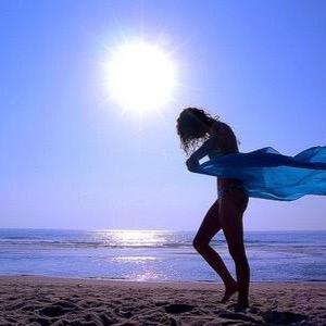 Cómplice de la Luna. Camino en los Laberintos del Alma, donde habita la verdadera Magia. Un Instante de Mar en medio de la cotidianidad.