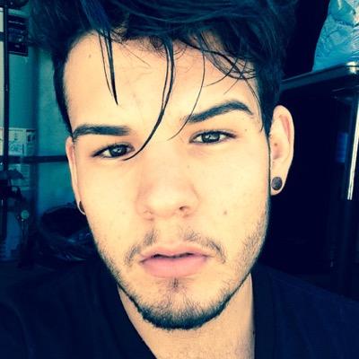 Alexisyvan90210's profile picture. 